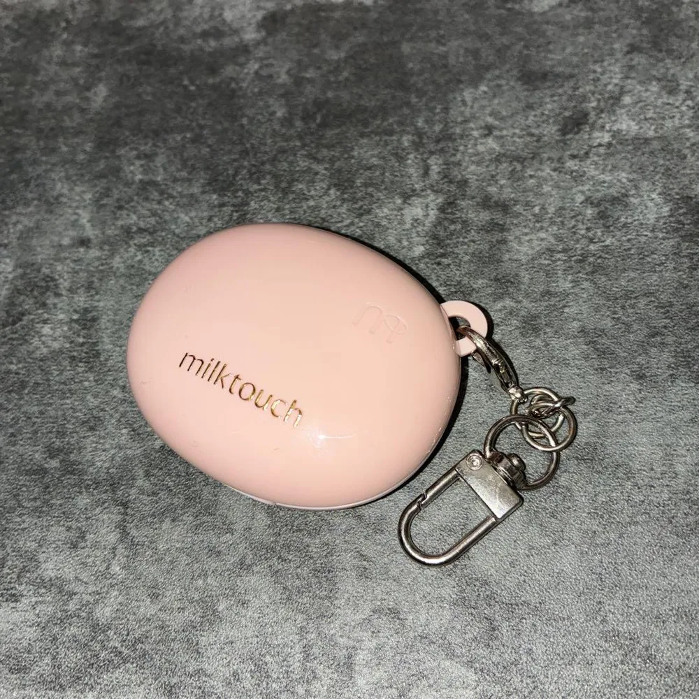 MILK TOUCH クッションファンデーション ミニキーホルダー 02番