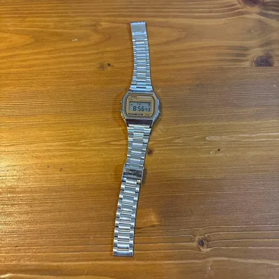 CASIO デジタル腕時計 シルバー