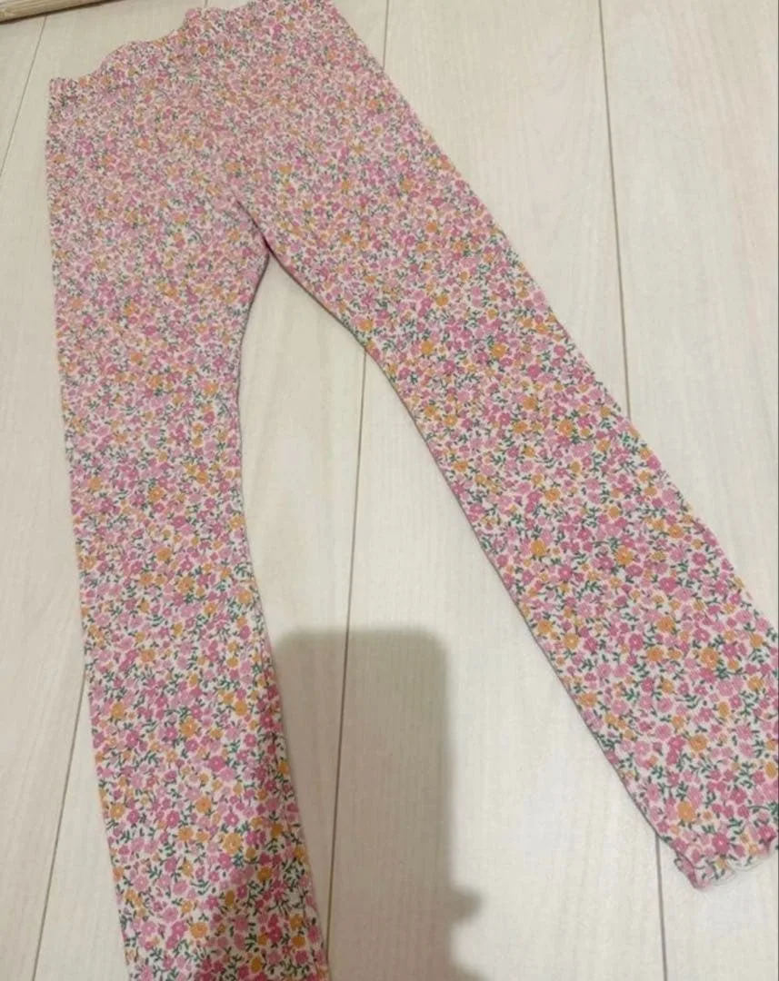 美品UNIQLOレギンスパンツ 120 花柄