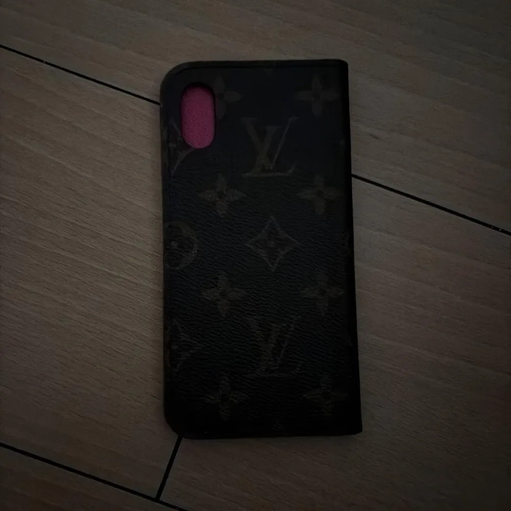 LOUIS VUITTON モノグラム 手帳型 iPhoneケース