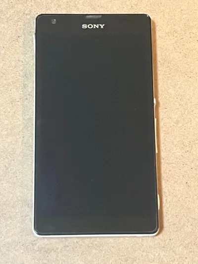 SONY Xperia UL SOL22 ホワイト au 初期化・動作確認済み