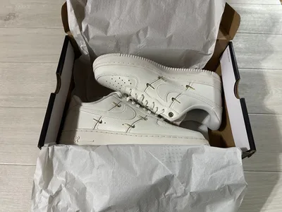 Nike Air Force 1 ホワイト スニーカー