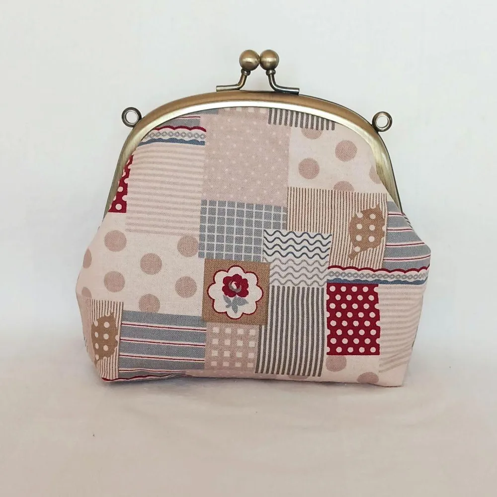 がま口ポーチ パッチワーク風 ハンドメイド がま口財布 メイクポーチ ベージュ