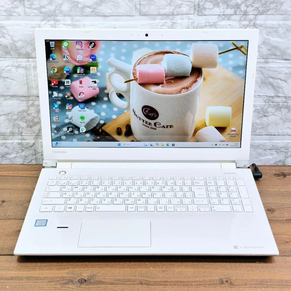 Windows11 corei7 薄型ノートパソコン 東芝 ダイナブック 146