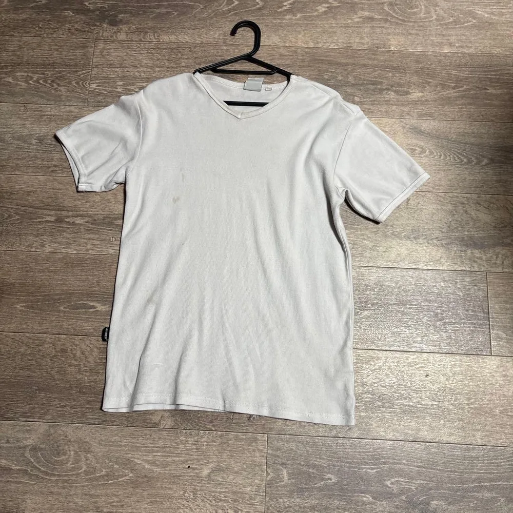 AVIREX Vネック Tシャツ