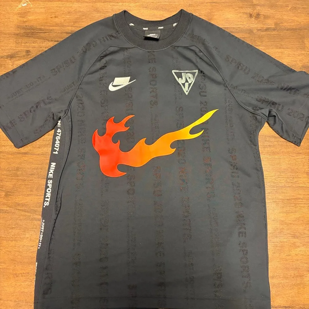 【稀少】NIKE ナイキ Tシャツ M ブラック ファイヤー サモトラ
