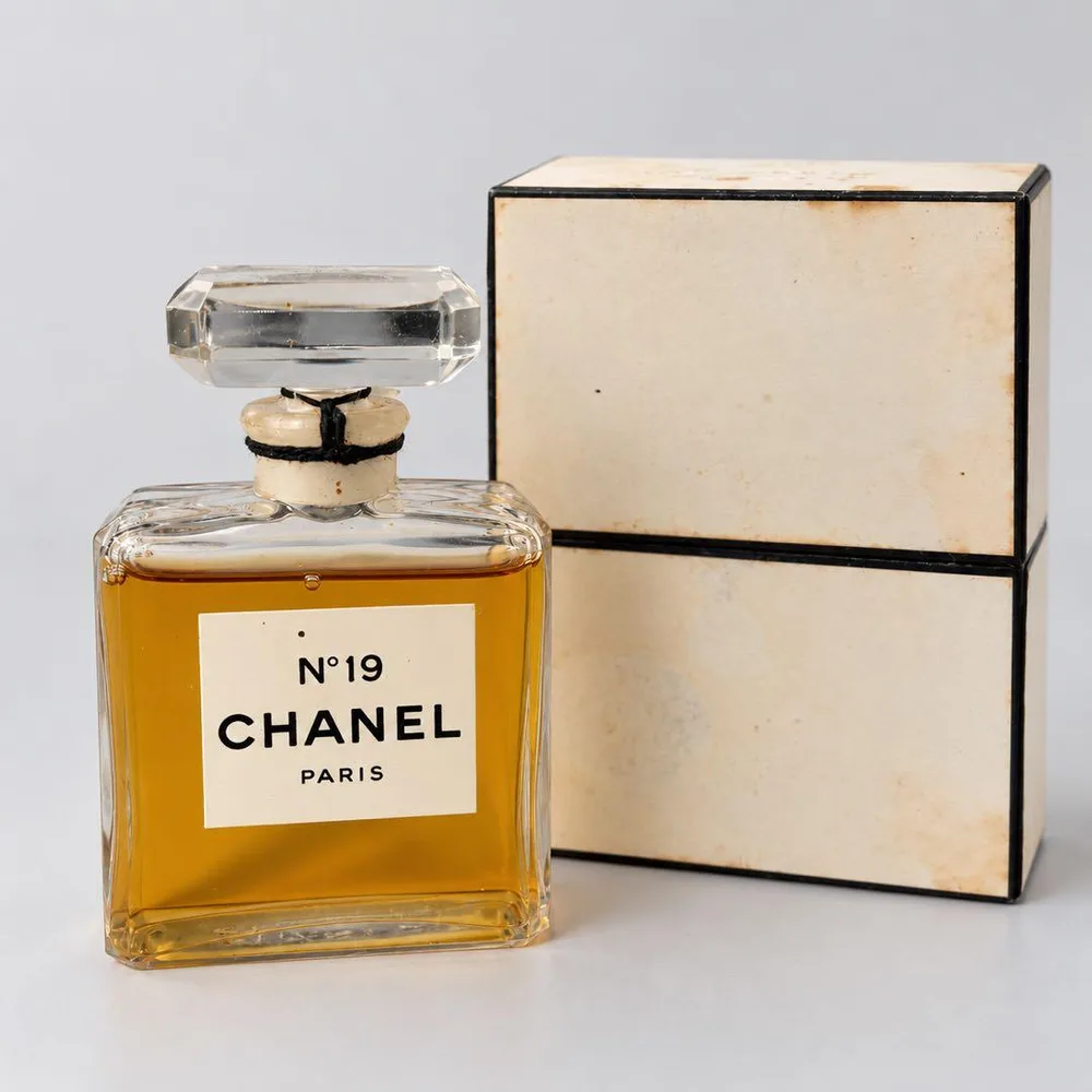 CHANEL N°19 パルファム 7.5ml 香水