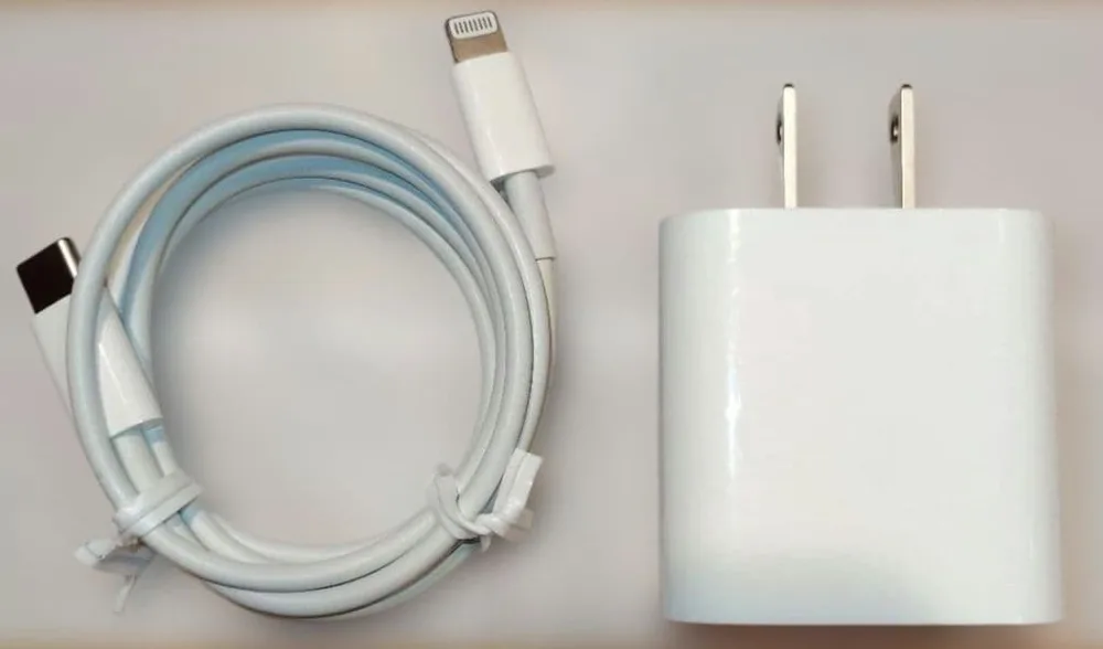 【純正】Apple20WUSB-Cアダプタ&TypeCLightningケーブル
