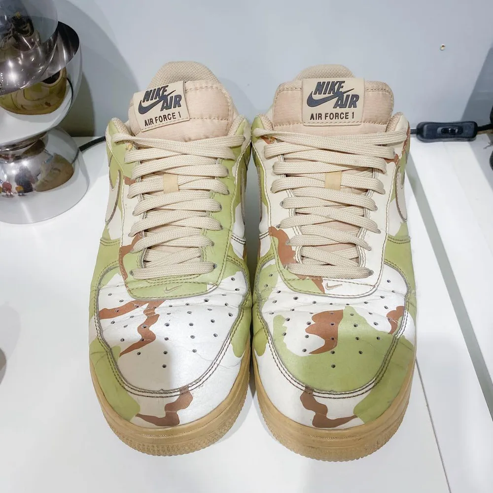 NIKE AIR FORCE 1 カモフラージュ ローカット スニーカー