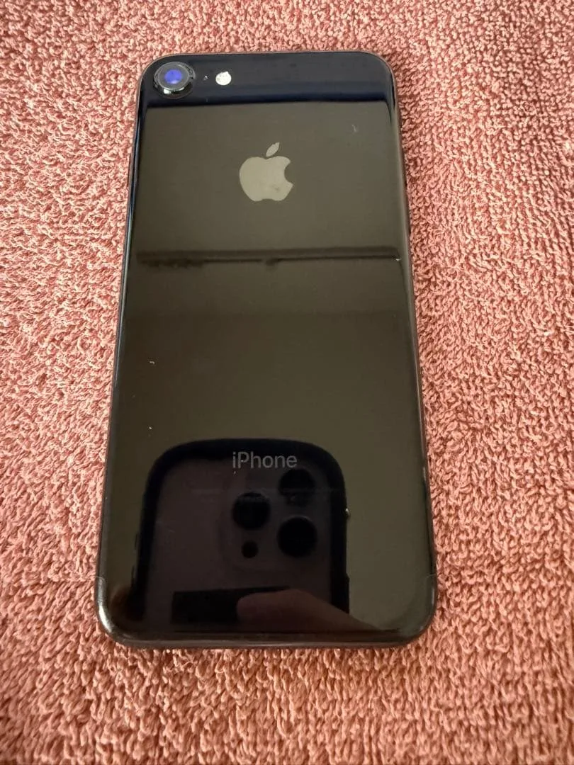 【美品】Apple iPhone 7 ジェットブラック 本体 128GB