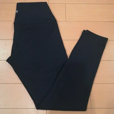 美品SUKALA ベーシックレギンス ネイビー ホットヨガスタジオラバ LAVA
