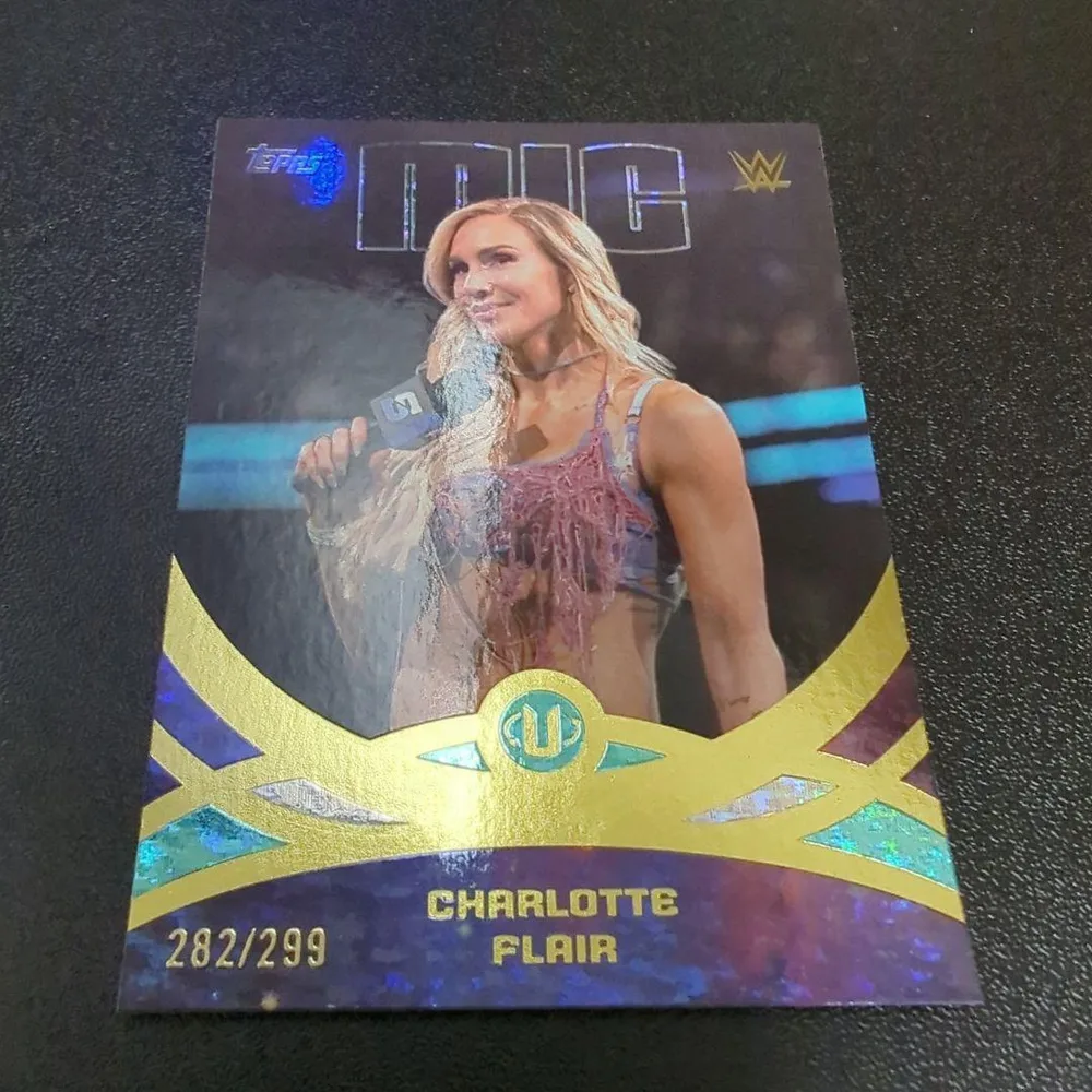 Topps WWE Charlotte Flair 299枚限定 シリアル