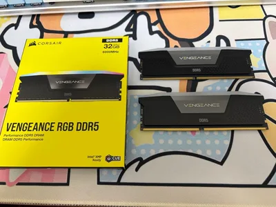 CORSAIR VENGEANCE RGB DDR5 16GBx2