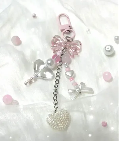 ハンドメイド ┆͓̽ビーズキーホルダー ♡ピンクとりぼん♡ゆめかわ♡