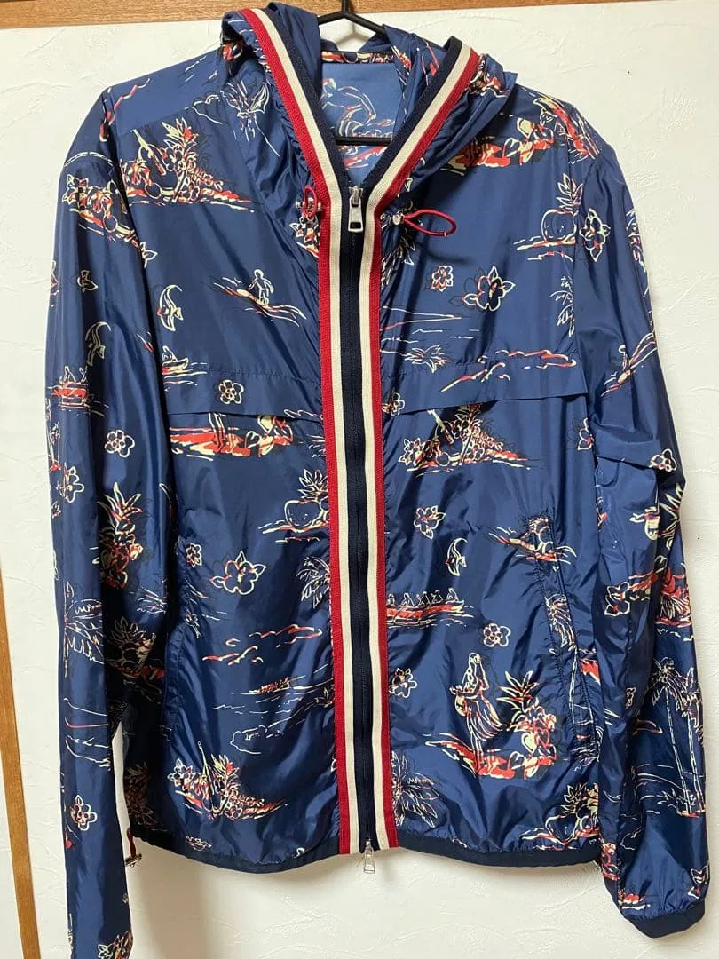 MONCLER ナイロンジャケット 総柄 フード付き