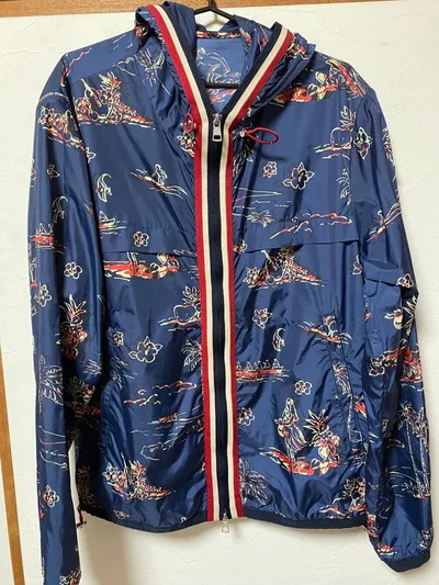 MONCLER ナイロンジャケット 総柄 フード付き