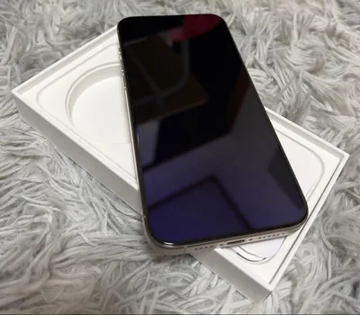 Apple iPhone 15 Pro Max 256GB 本体 チタニウム