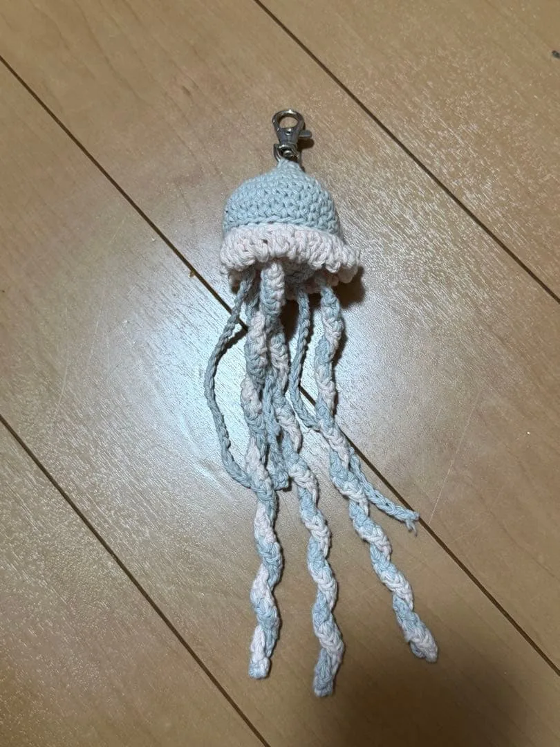 手編みくらげキーホルダー