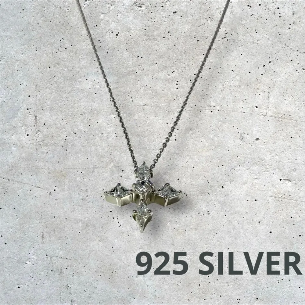 クロスモチーフ ネックレス 925 SILVER シルバーカラー ストーン付き