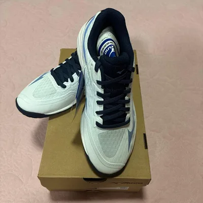新品未使用 Mizuno LIGHTNING SELECT バレーボールシューズ