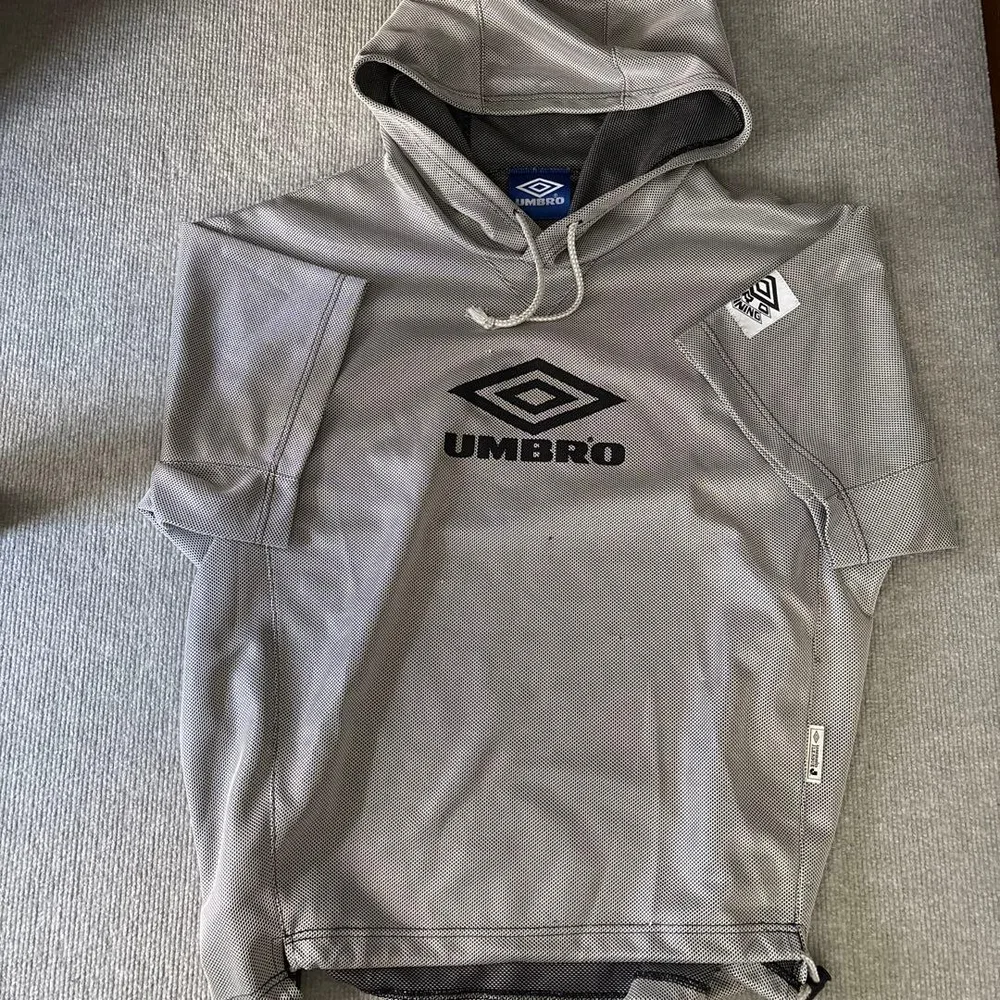 umbro 古着 メッシュパーカー
