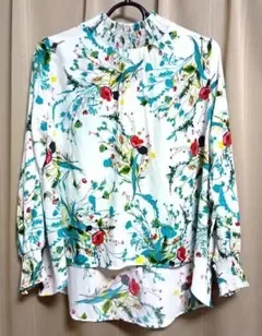 Face campana blouse high neck ruched botanical flower