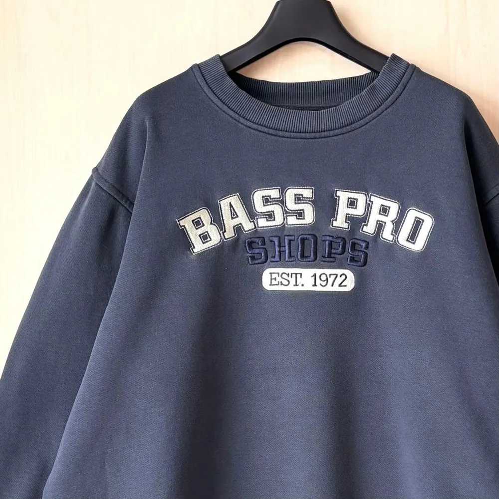 肉厚スウェット BASS PRO SHOPS 企業ロゴ 刺繍ロゴ くすみカラー