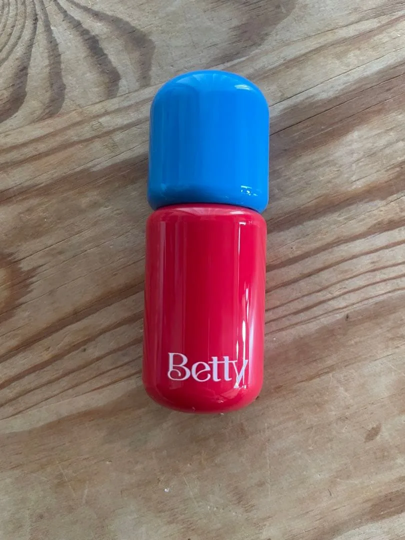 Betty ベティー 新色 ディアモーメントリップ 05 ウォームブラウン