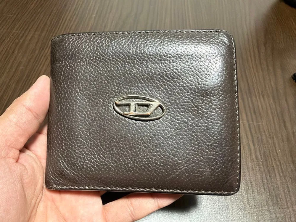 ☆値下げしました☆DIESEL ダークブラウン 2つ折り財布