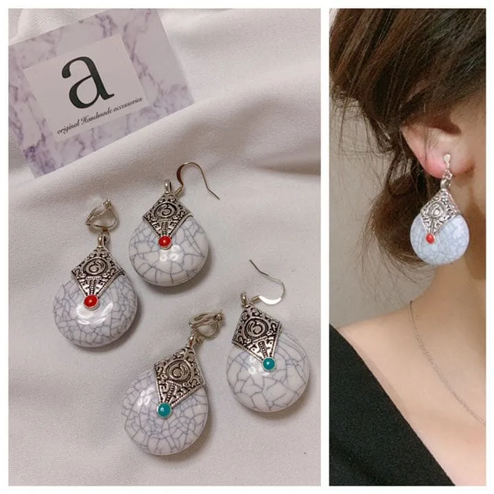 2154-2 レッド☺︎シルバーと大理石風ホワイトのピアス☺︎