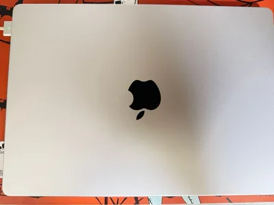 MacBook Pro M5 / USキーボード/ 充放電6回 /画面フィルム付