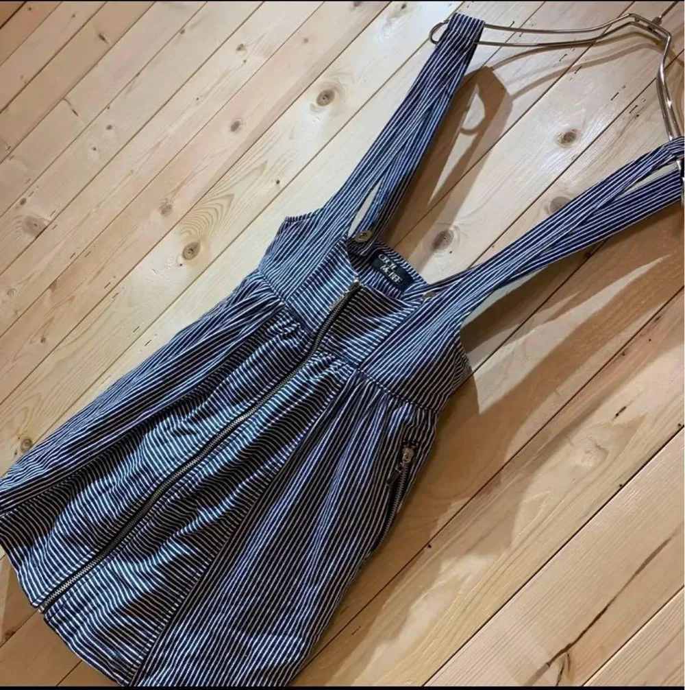AE1544 CECIL McBEE オーバーオールスカート インディゴス
