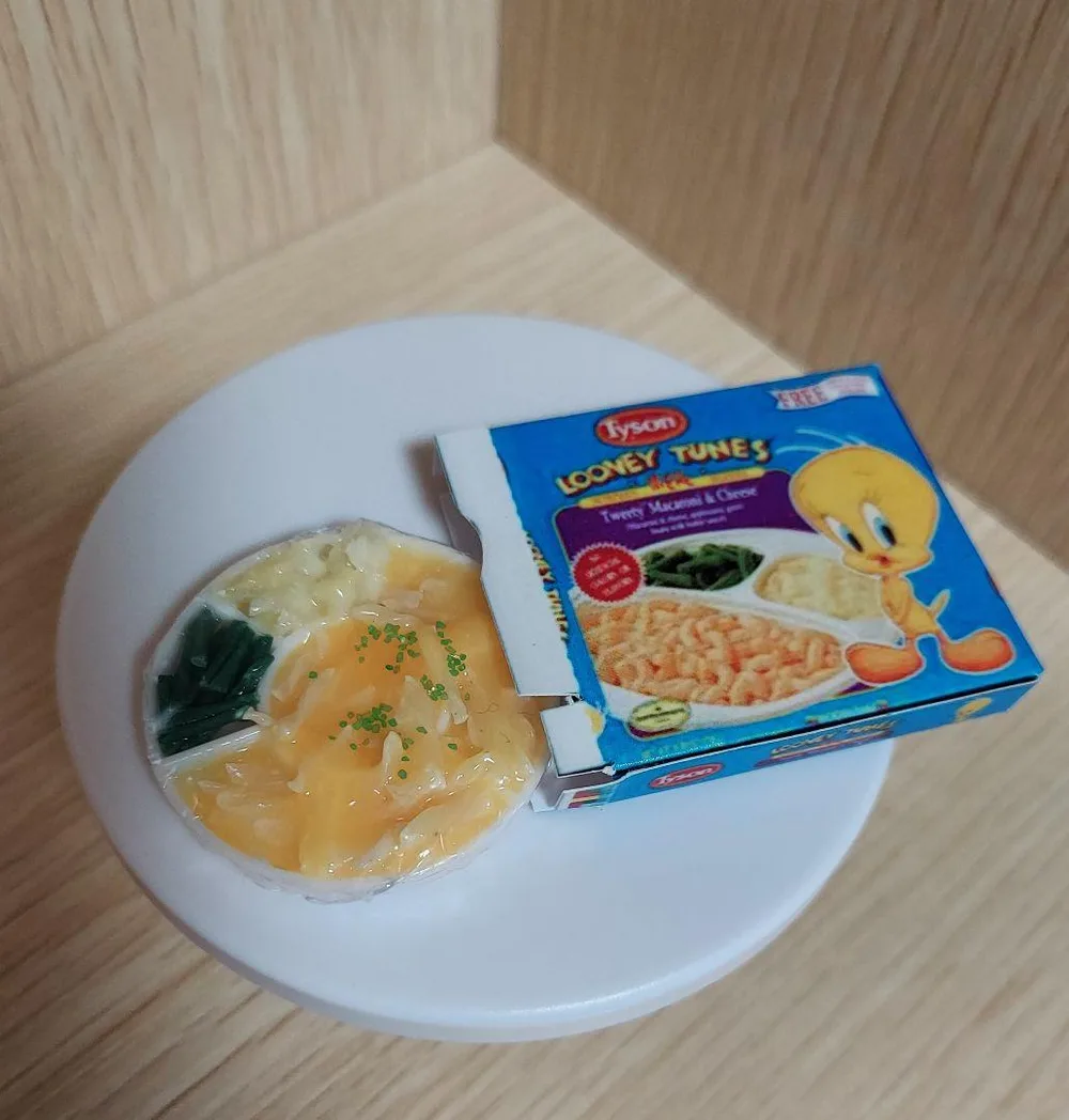 ドールハウス ミニチュア レトロ テレビディナー風 マカロニチーズ 箱付き