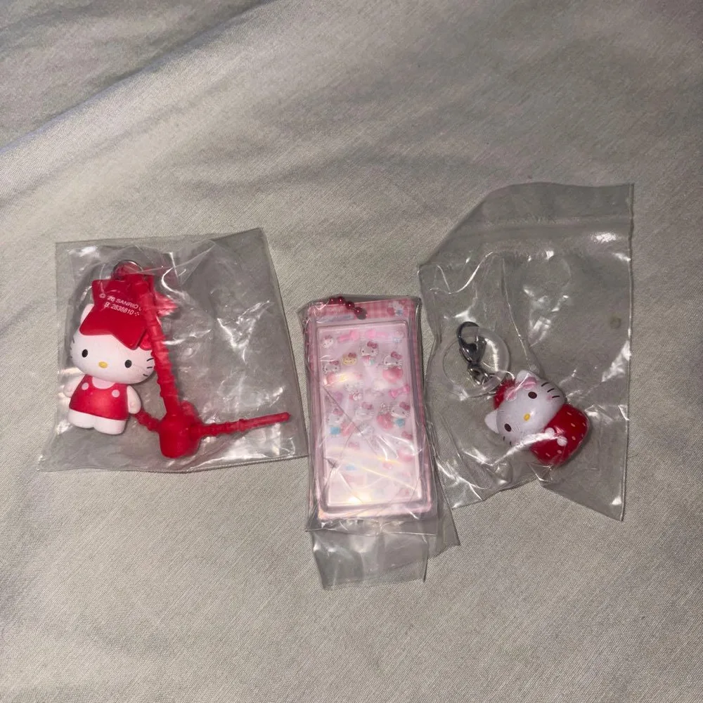 ハローキティ キーホルダー ガチャガチャ