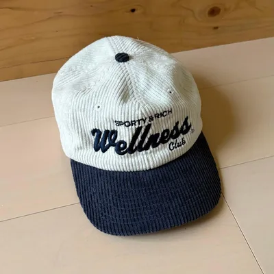 【Sporty&Rich】コーデュロイキャップ
