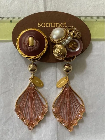 sommet ピンクボタンイヤリング
