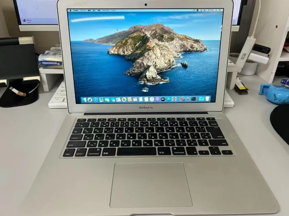 MacBook Air 2013年 13.3インチ i7 SSD256 動作品①