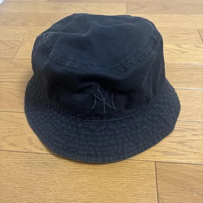 NEW ERA バケットハット ブラック ブラックロゴ刺繍