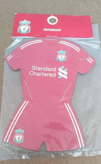 Liverpool FC マウスパッド ユニフォーム型