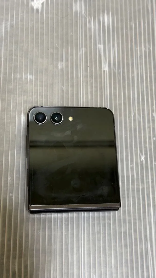 Samsung Galaxy Z Flip5 SCG23 ジャンク