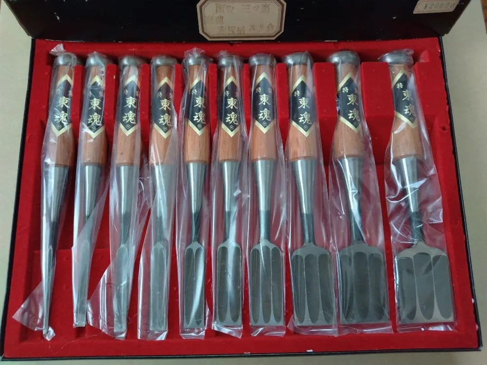 【新品】別誂 追入鑿 10本組 東魂 面取 三ツ裏 赤樫柄 大工道具 ノミ