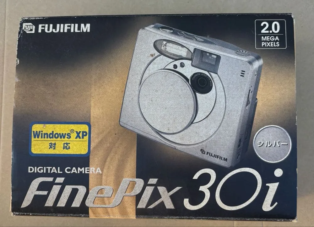 FUJIFILM FinePix 30i デジタルカメラ 本体