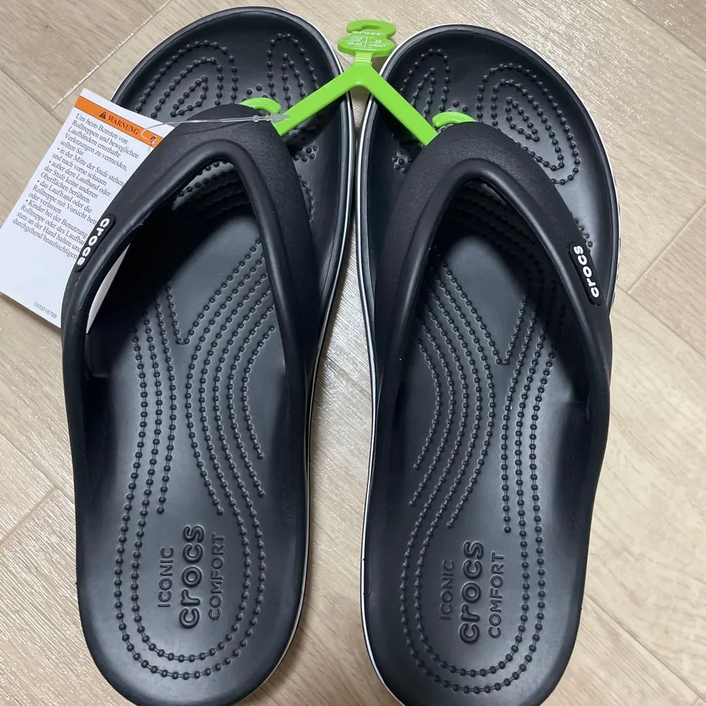 Crocs ビーチサンダル ブラック 25cm