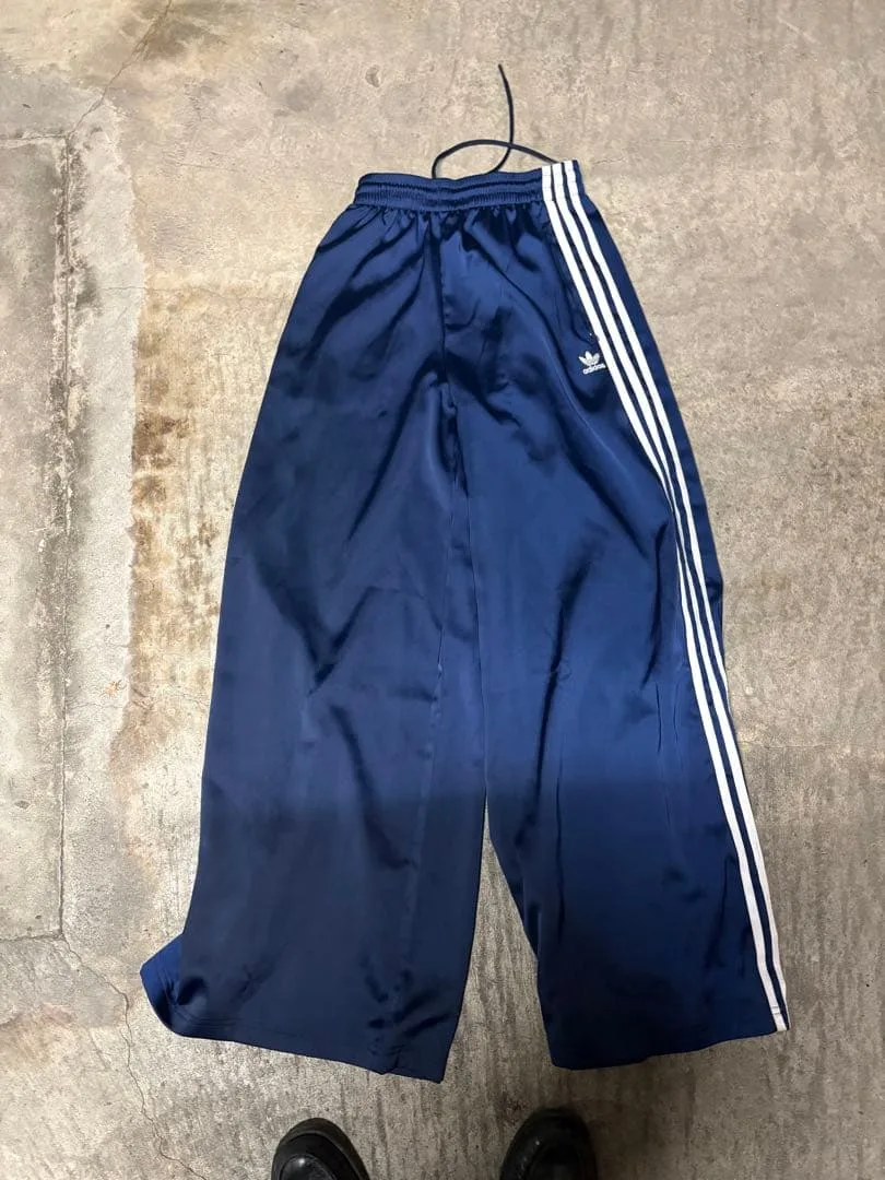 adidas トレフォイル トラックパンツ ネイビー