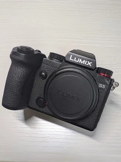 Panasonic LUMIX S5 ミラーレス一眼カメラ 本体