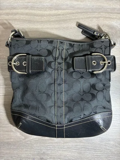 กระเป๋าสะพายข้าง COACH Signature สีดำ