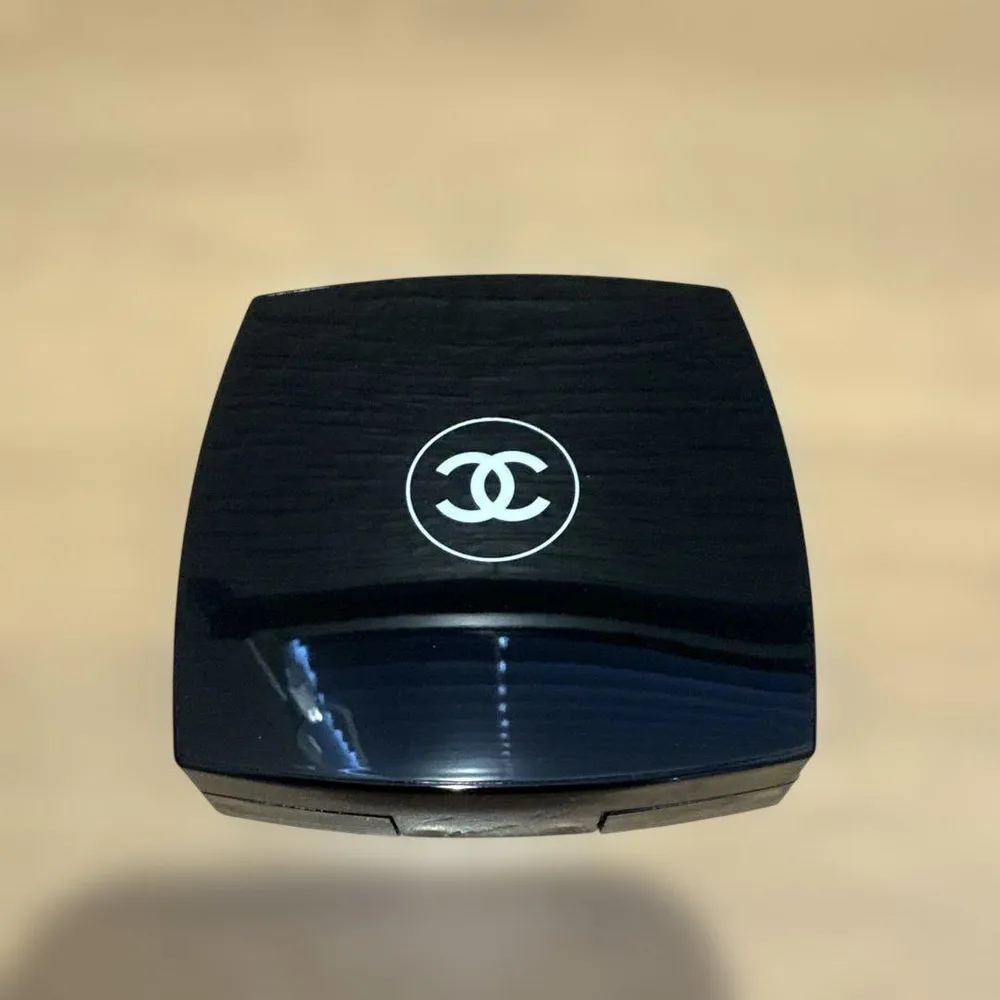 CHANEL プードゥルルミエール ゴールド
