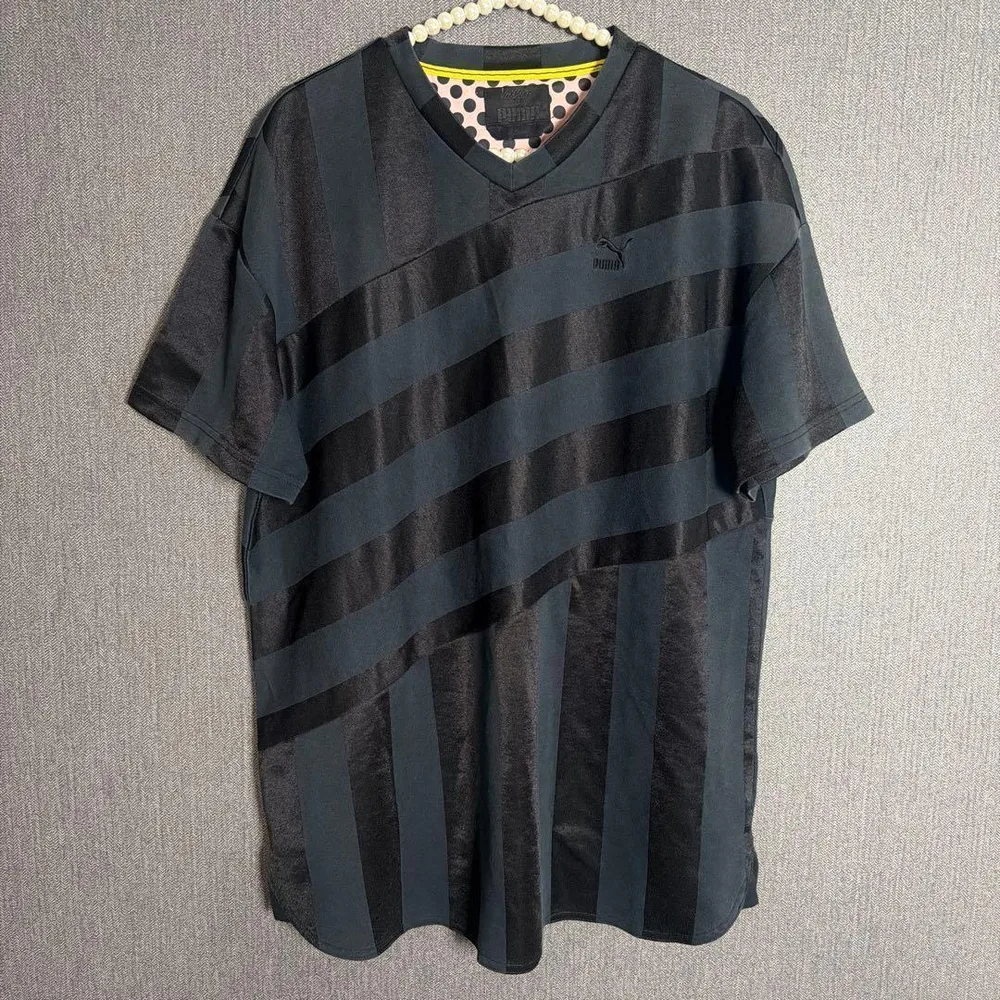 PUMA Vネック Tシャツ ブラック ストライプ 半袖 プーマ スポーティー