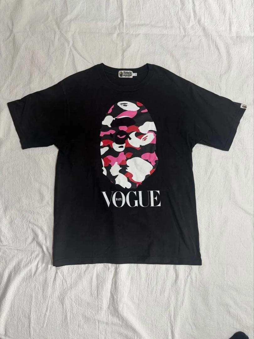A BATHING APE VOGUE Tシャツ
