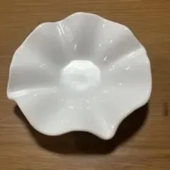 陶器製 灰皿 ホワイト 花びら型 セール